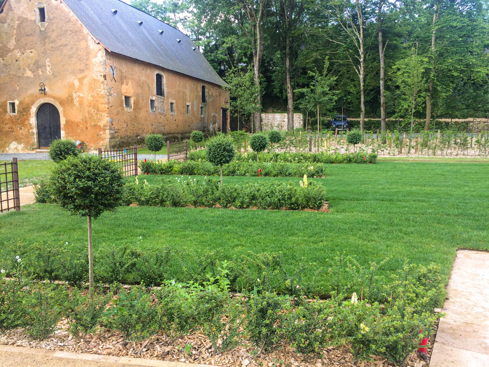 Aménagement des jardins du chateau de Poillé-sur-Vegre